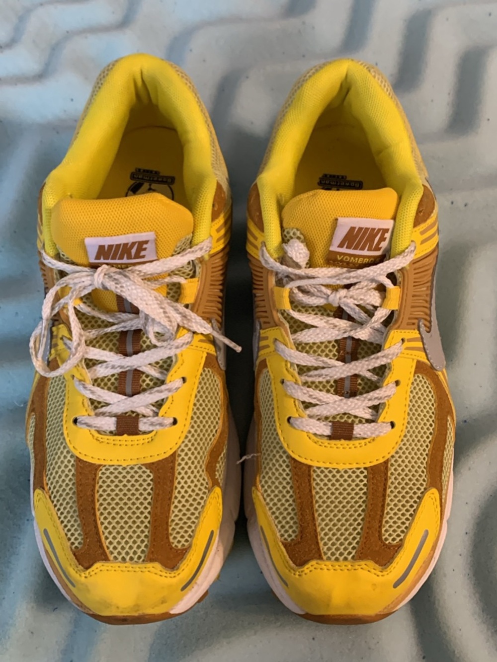 Nike vomero Yellow Athletic mens Sneakers